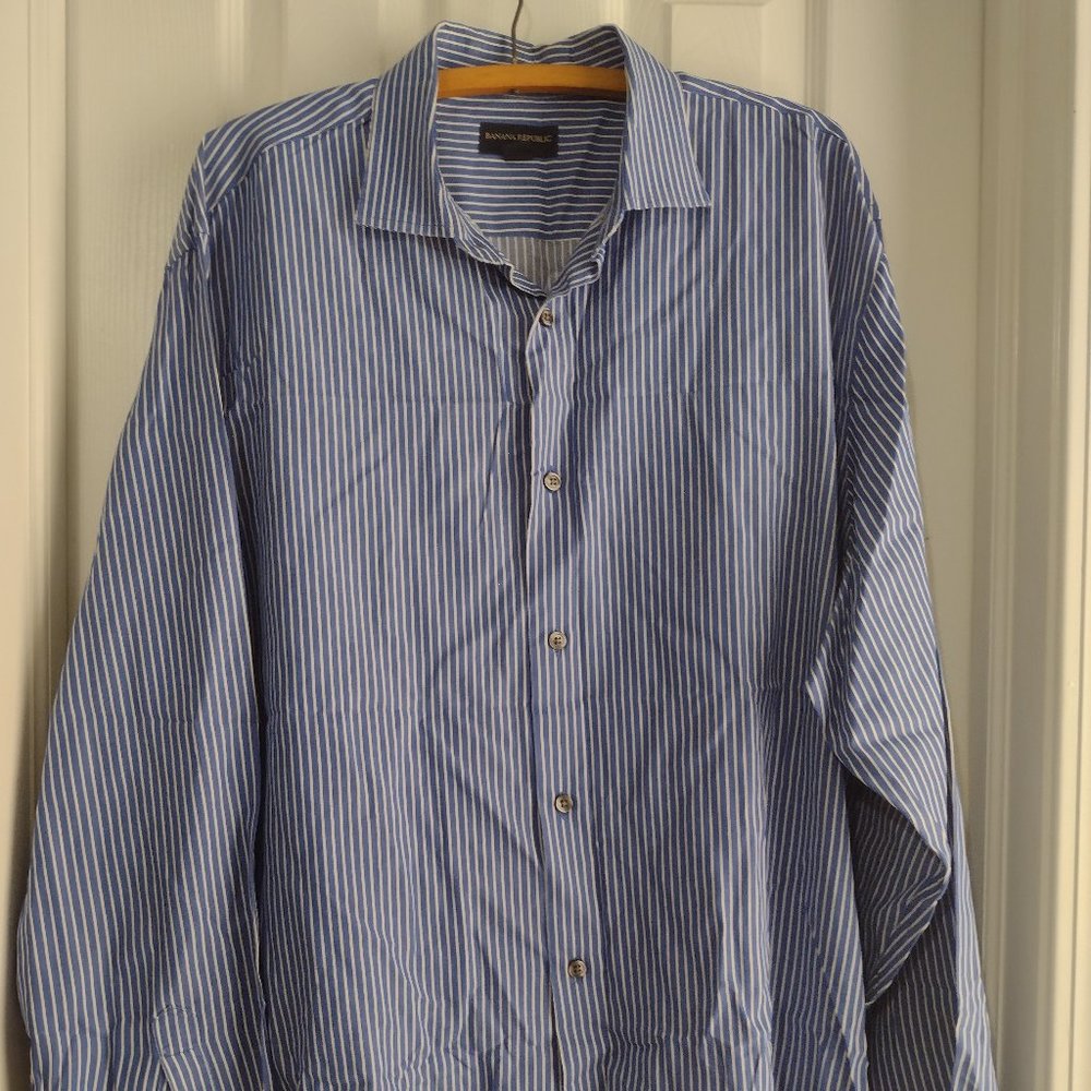 Men's Banana Republic Size XL Button down shirt Long sleeves